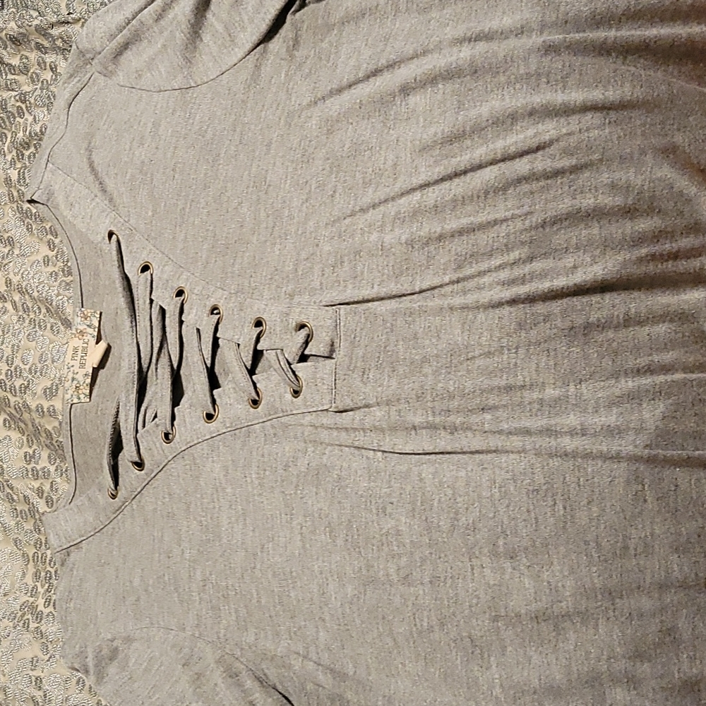Long sleeve, gray t-shirt